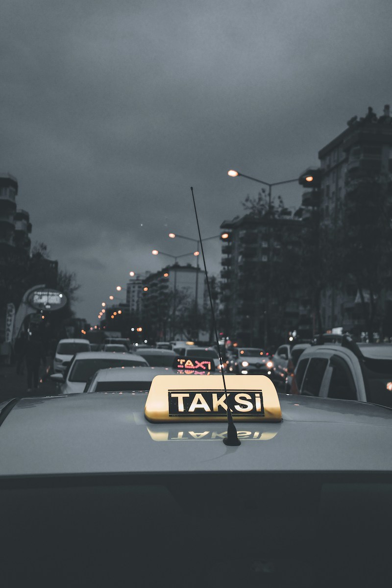 Beegone Taxi Bålsta kör passagerare till Arlanda flygplats
