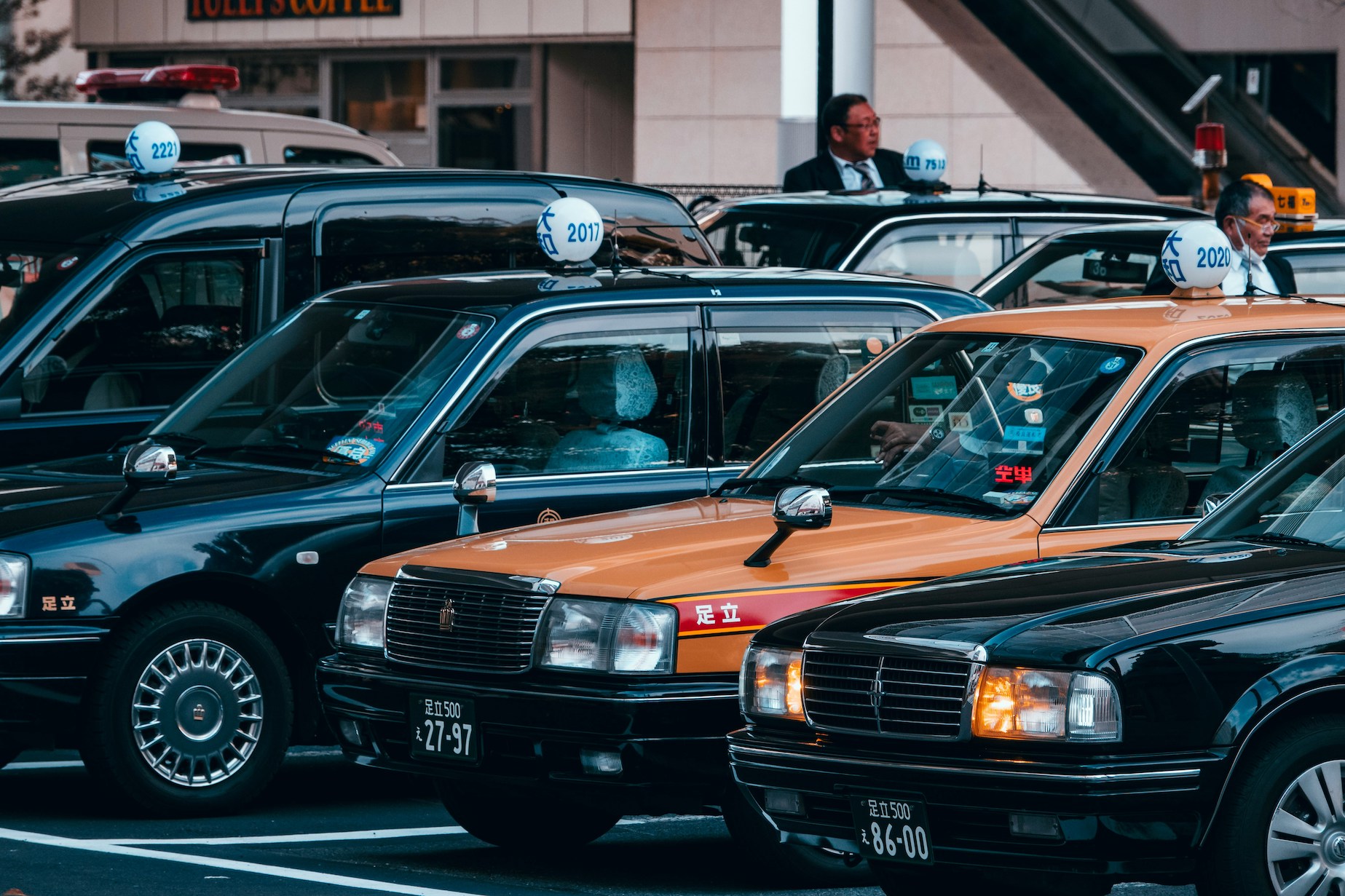 Beegone Taxi redo för flygplatstransfer i Bålsta